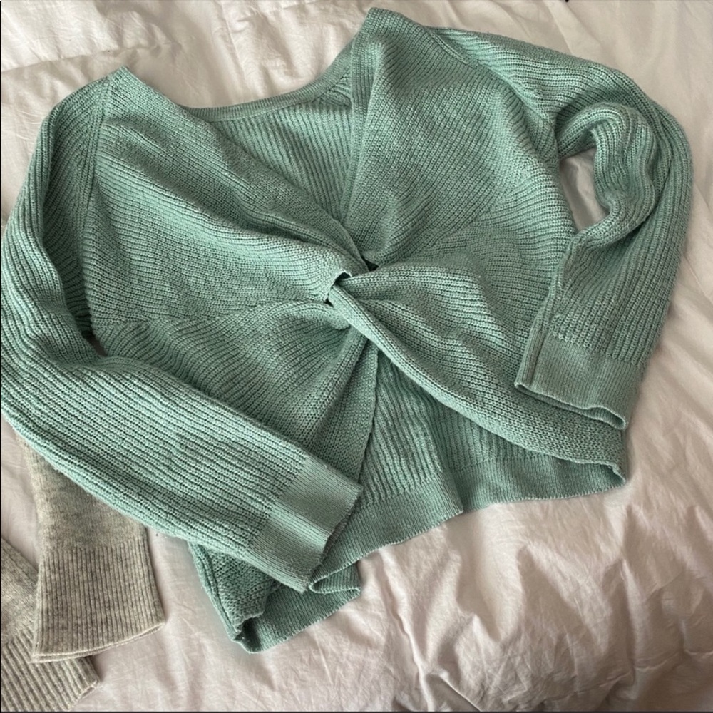 🎀🤍AERIE Sweater •M•🤍🎀